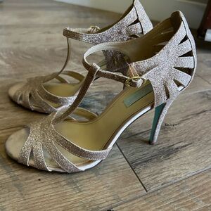 Betsey Johnson champagne  Metallic Sparkle Pumps